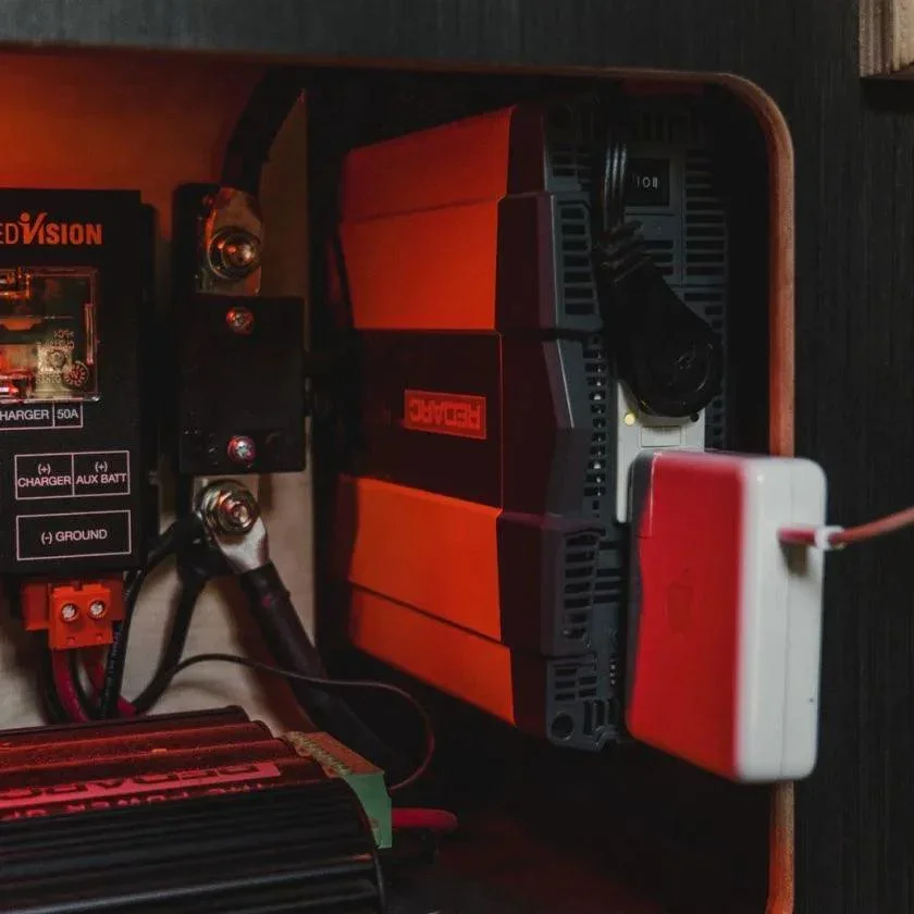 REDARC 1000W PURE SINE WAVE INVERTER - Image 6