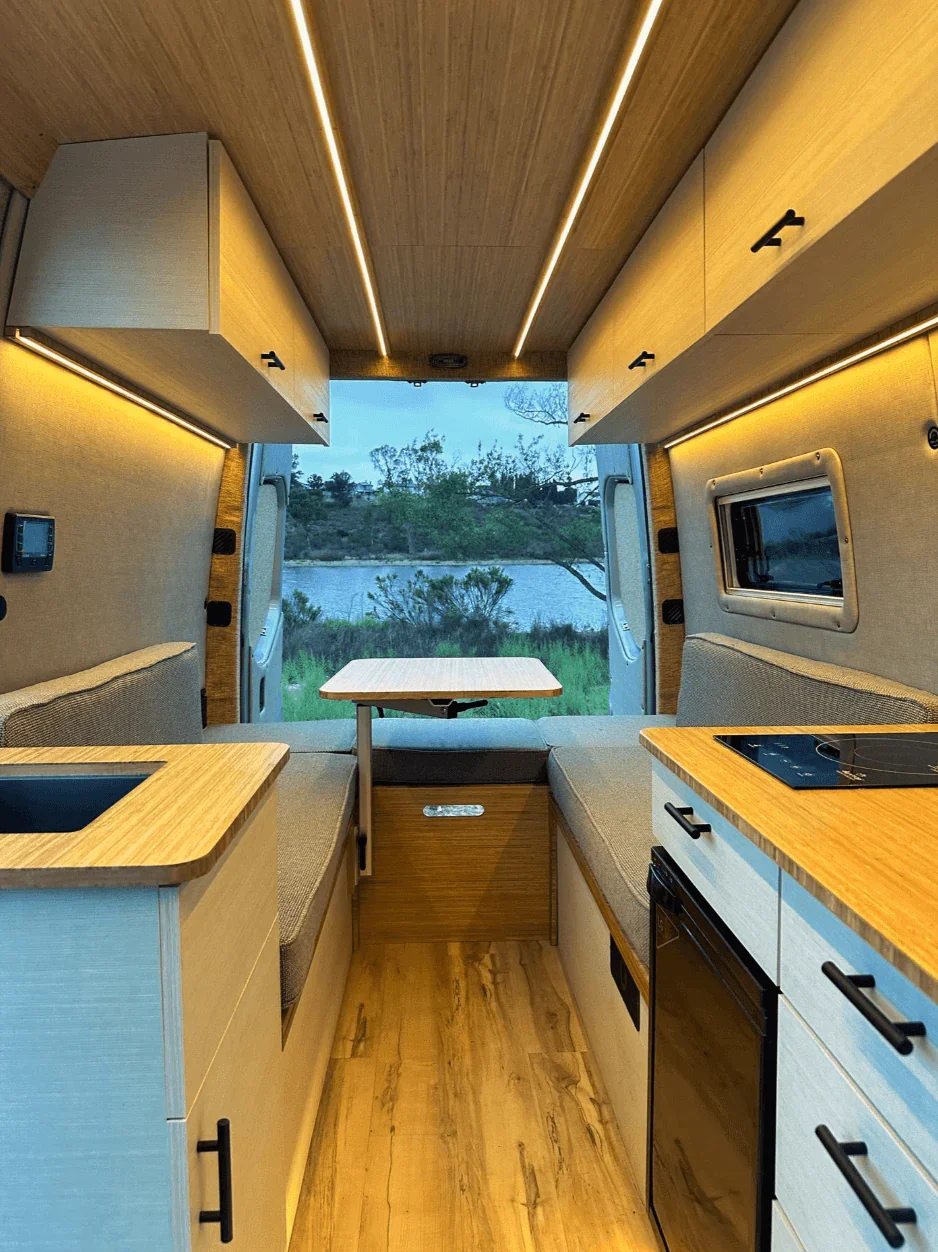 Ariana VANde - Image 4