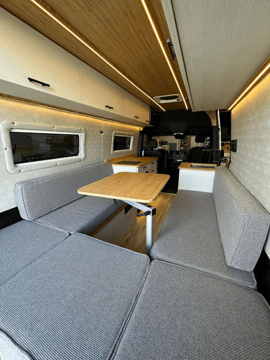 Ariana VANde - Image 5