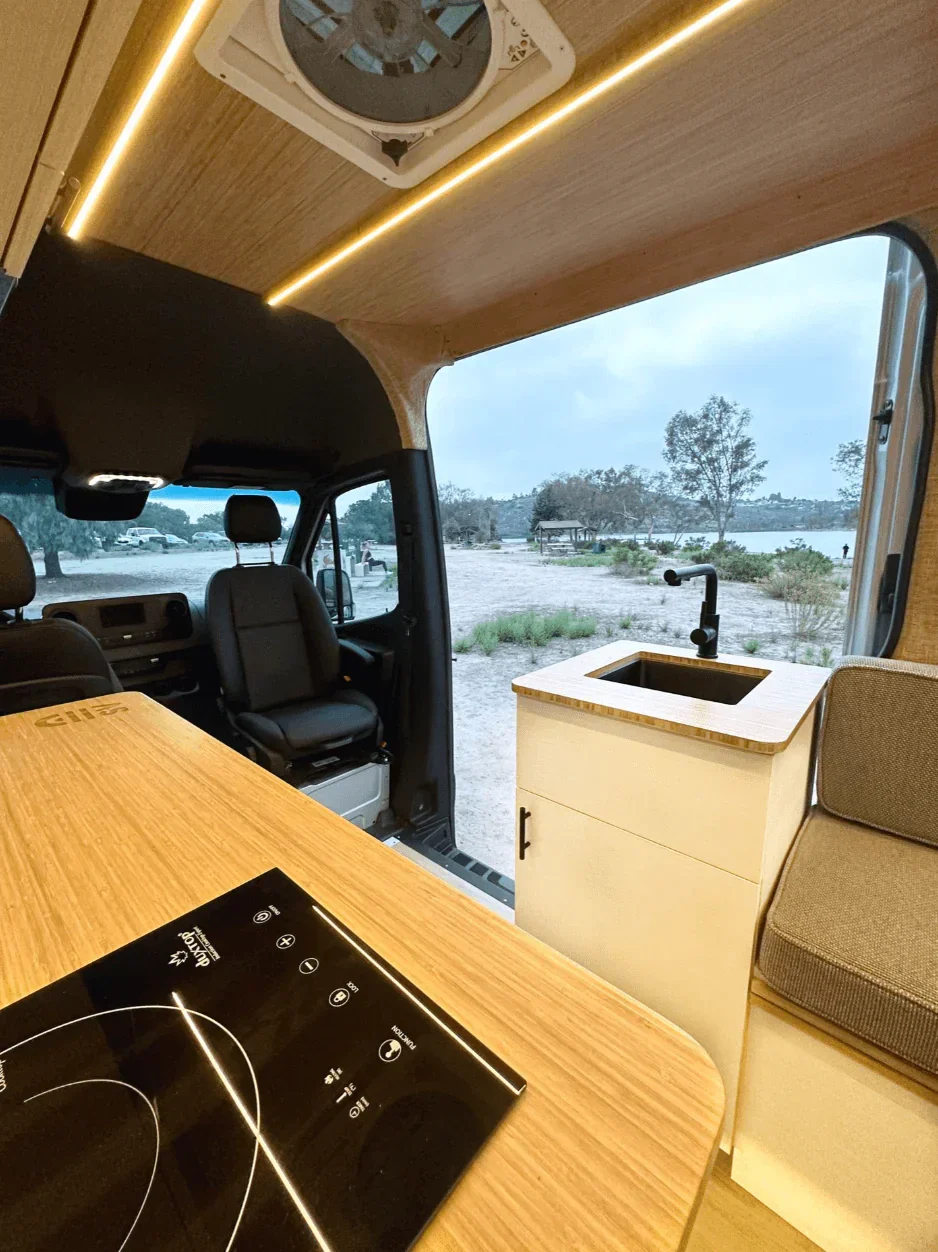 Ariana VANde - Image 7