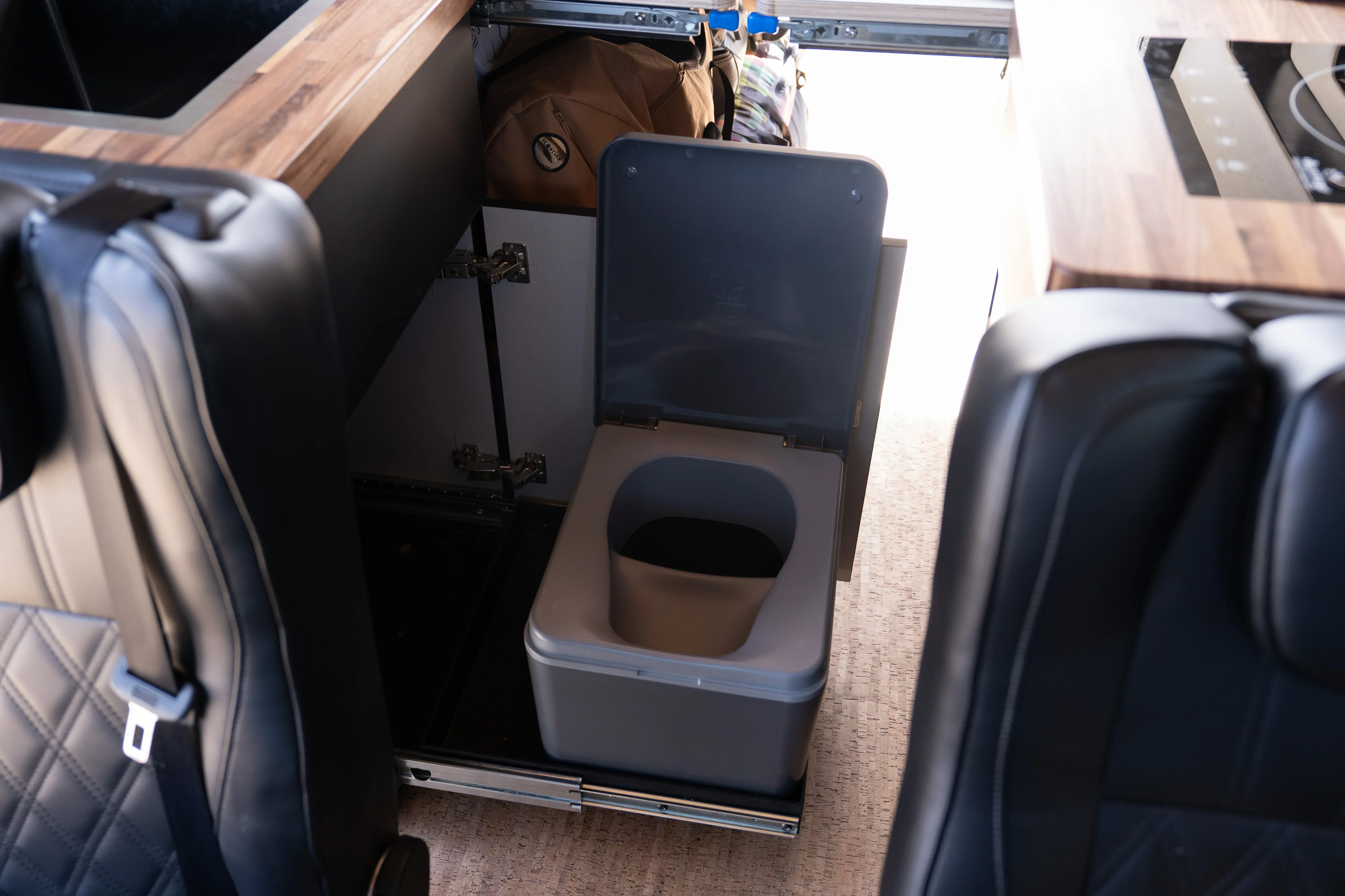 AWD Sprinter Captain Quarters - "Antonio VANderas" - Image 15