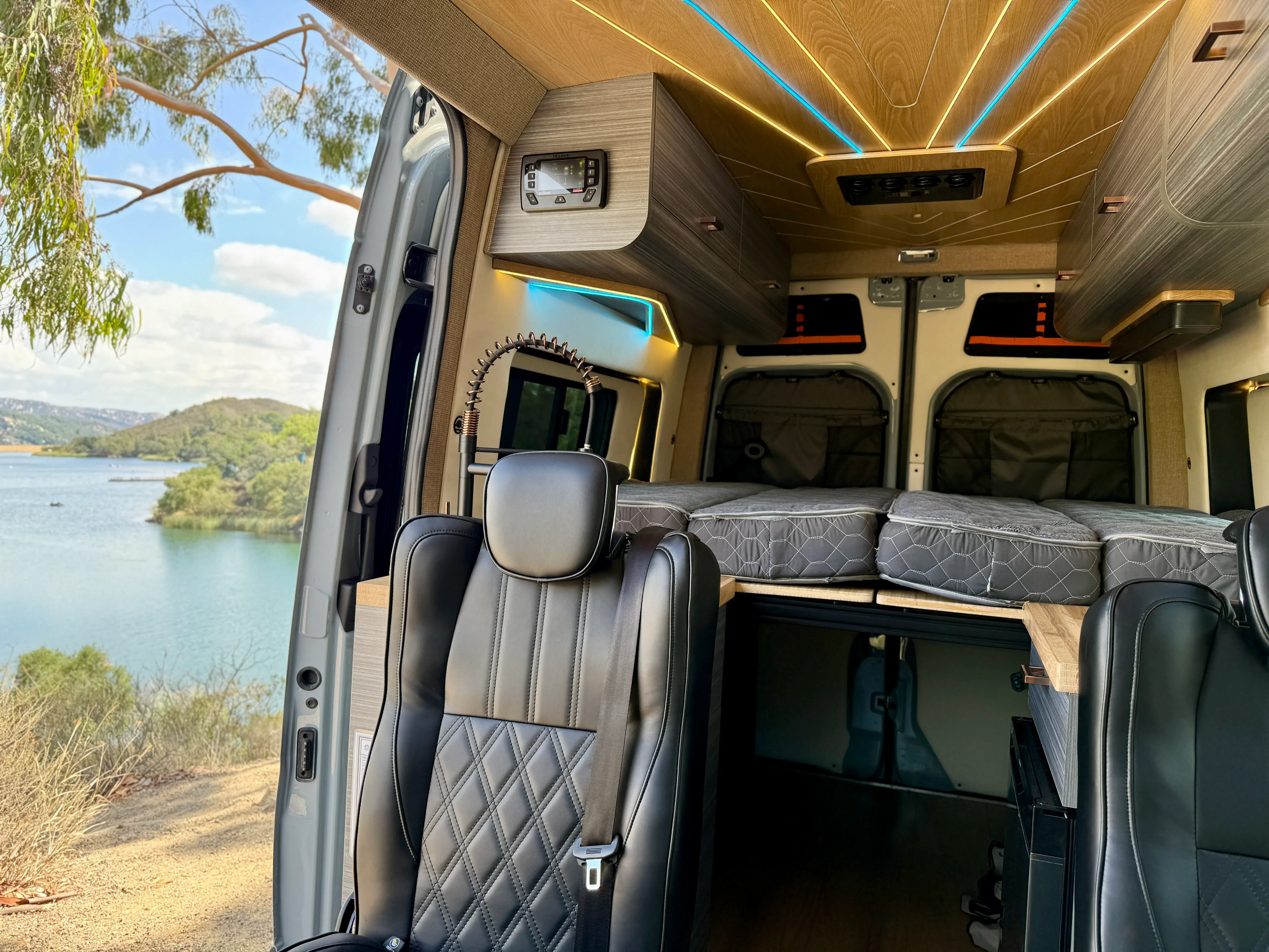 Captain Quarters - AWD Sprinter - "NirVANa" - Image 19