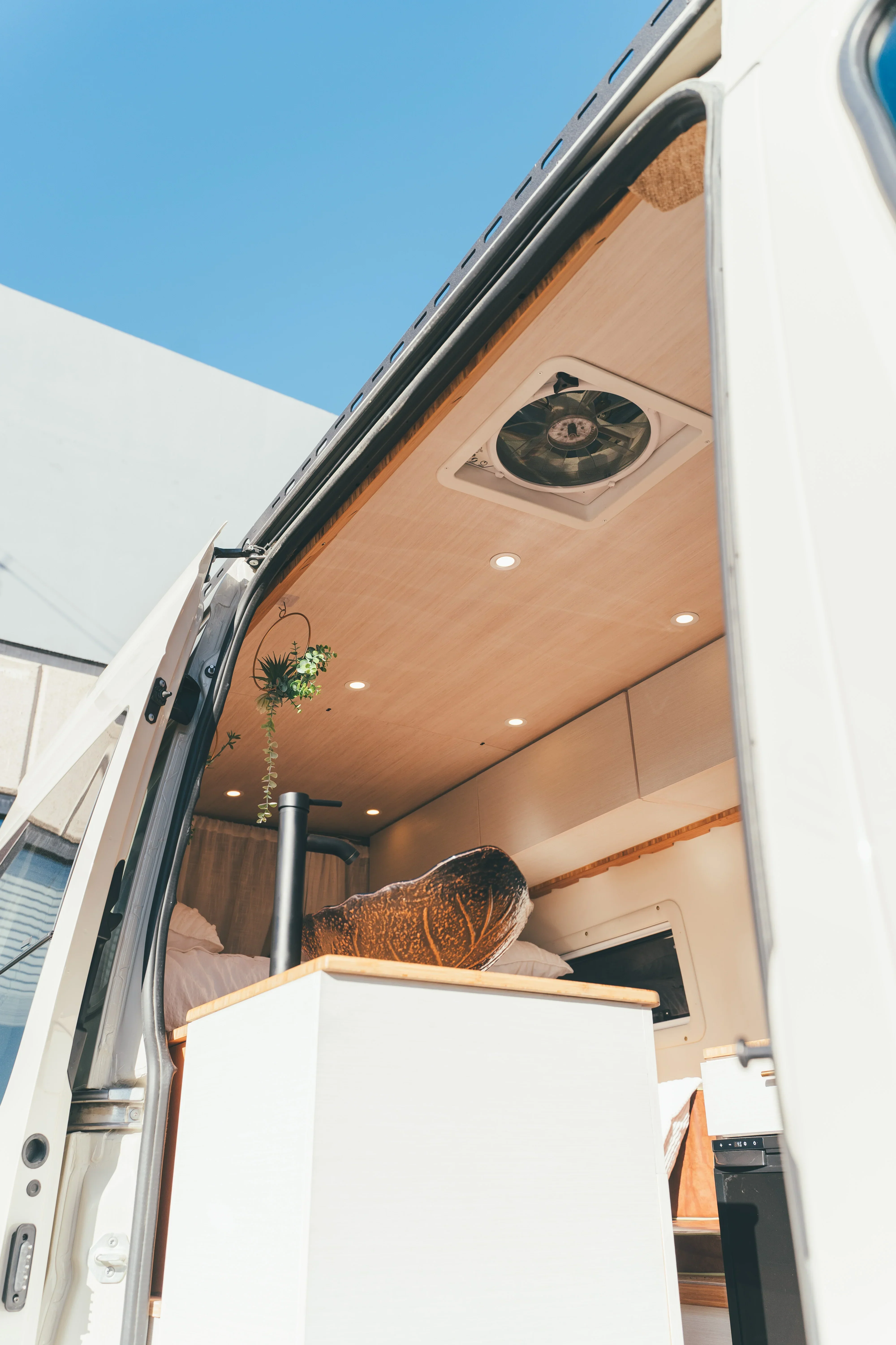 AWD Sprinter SV Scout - "Luna LoveVAN" - Image 10