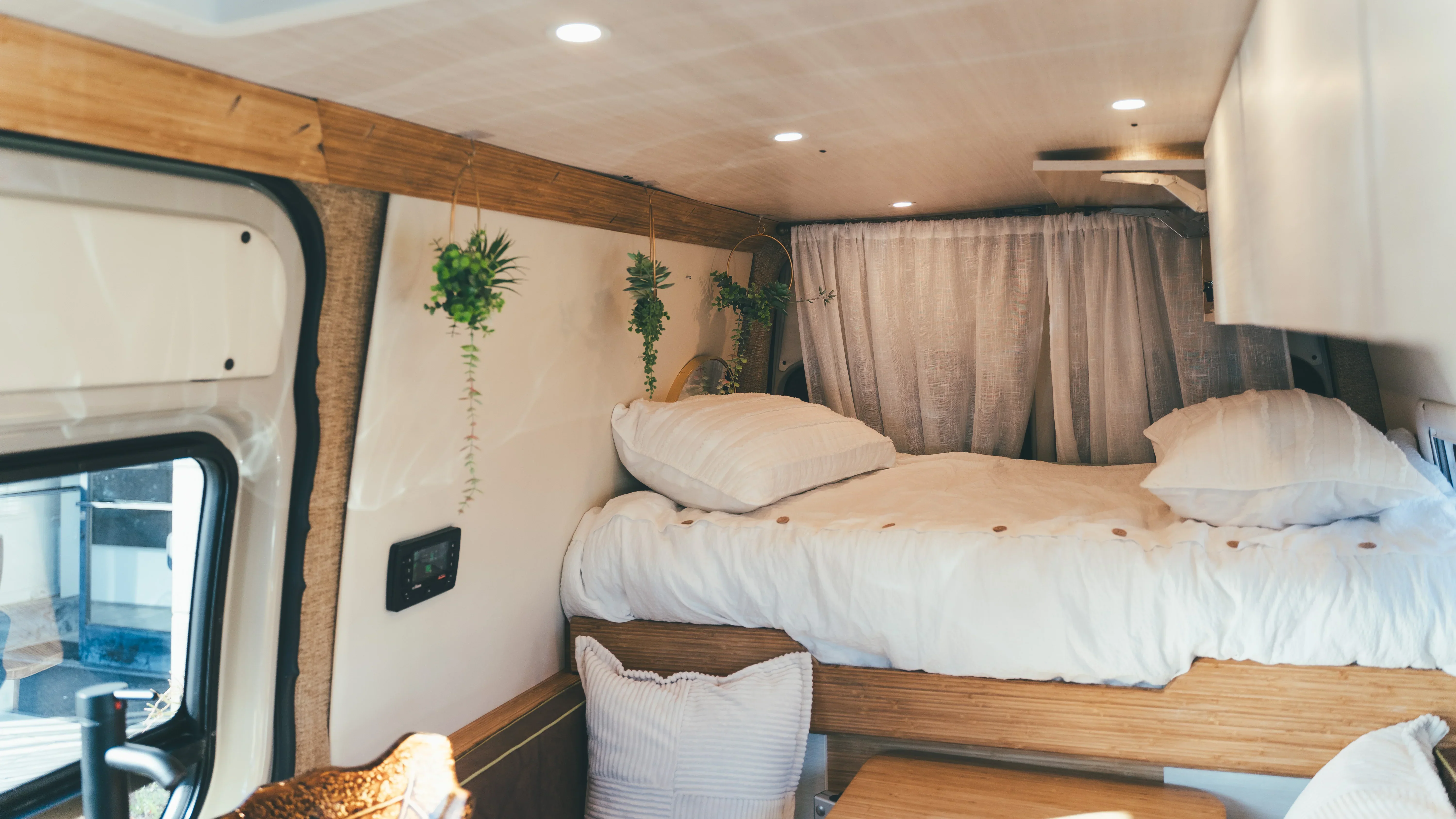 AWD Sprinter SV Scout - "Luna LoveVAN" - Image 15