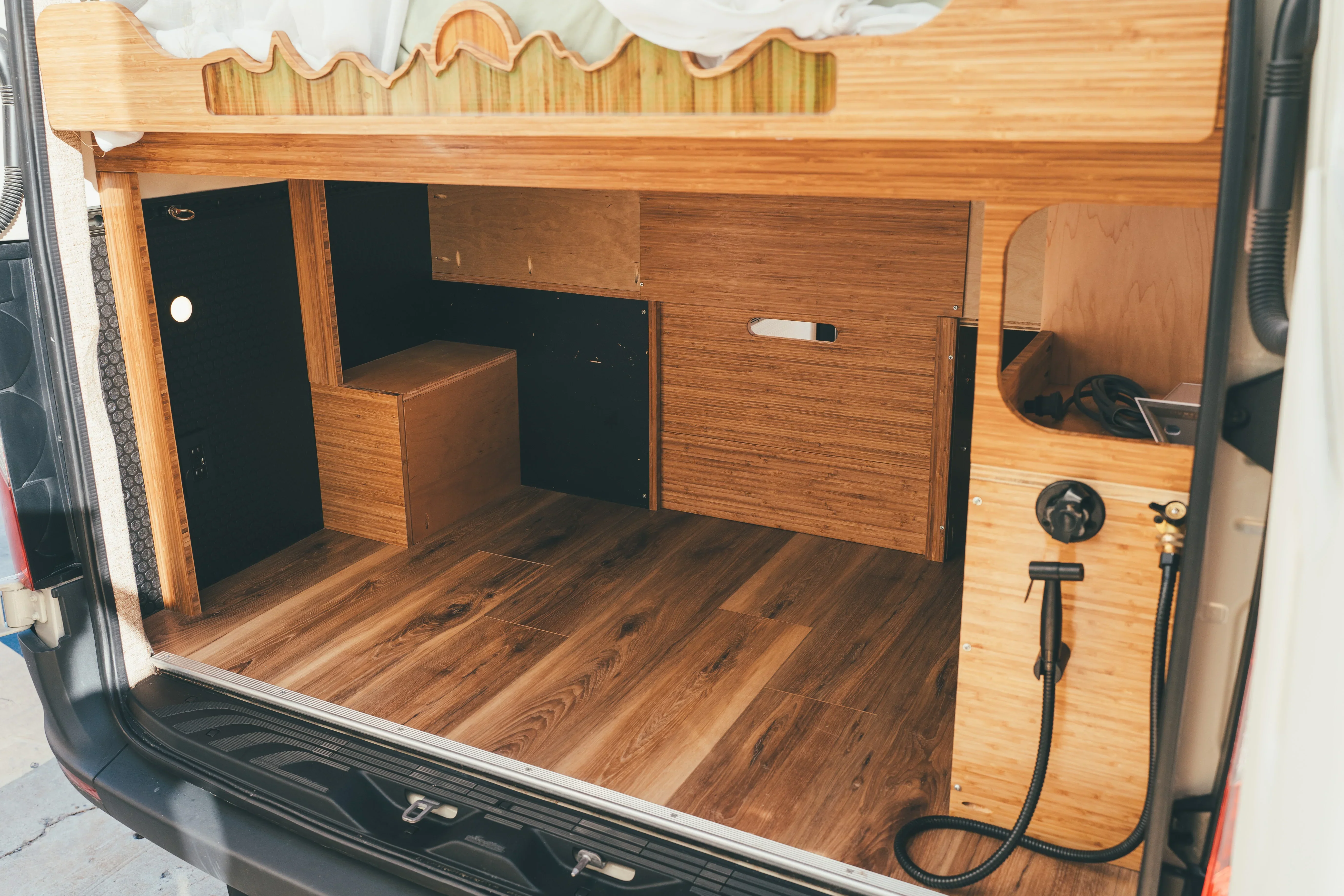 AWD Sprinter SV Scout - "Luna LoveVAN" - Image 28