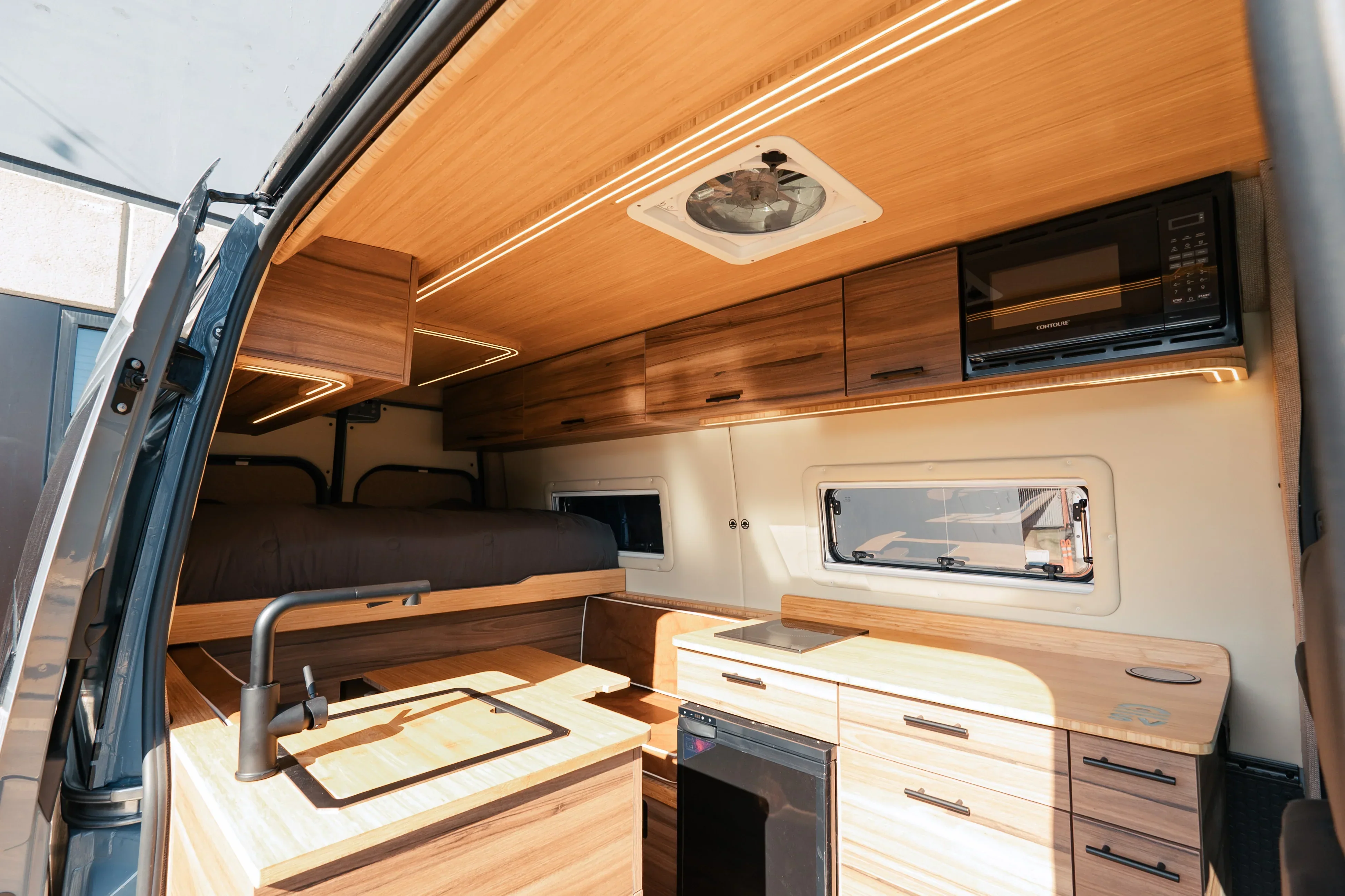 Matt DaVAN - 2023 RWD Sprinter - Image 10