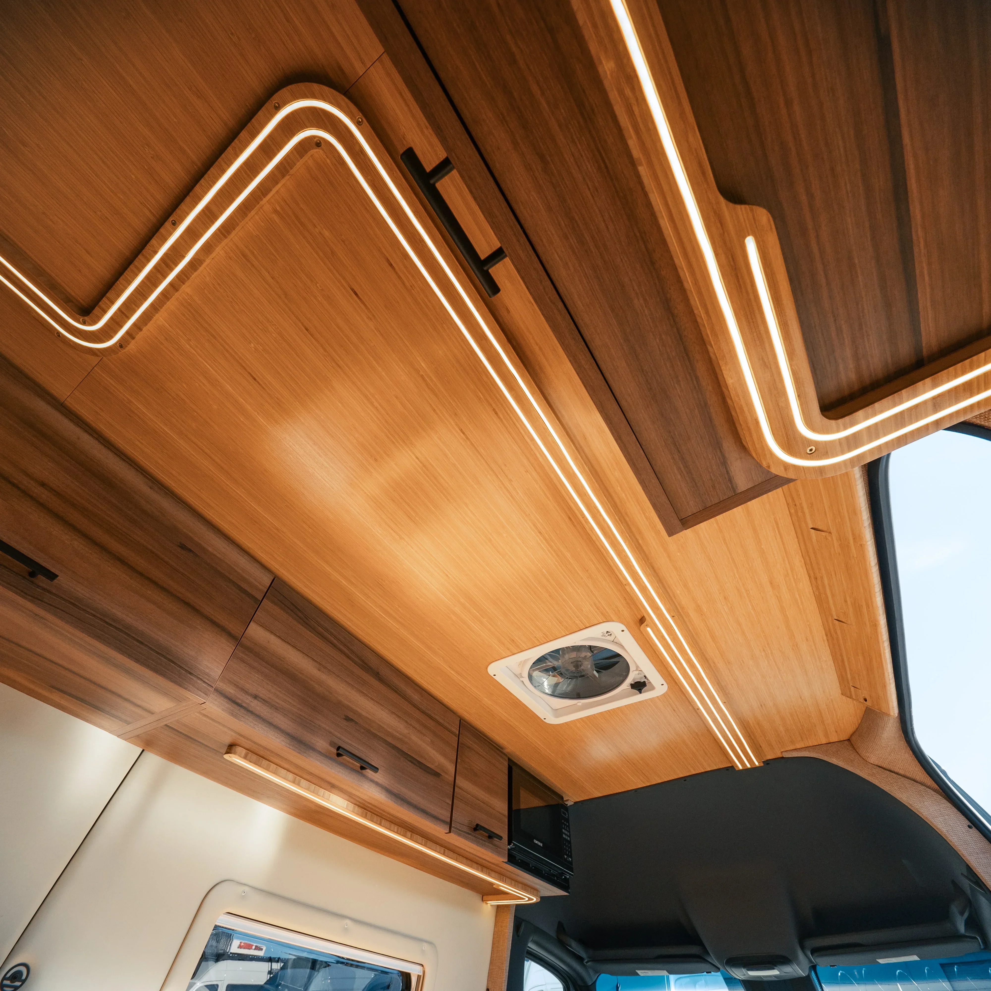 Matt DaVAN - 2023 RWD Sprinter - Image 11