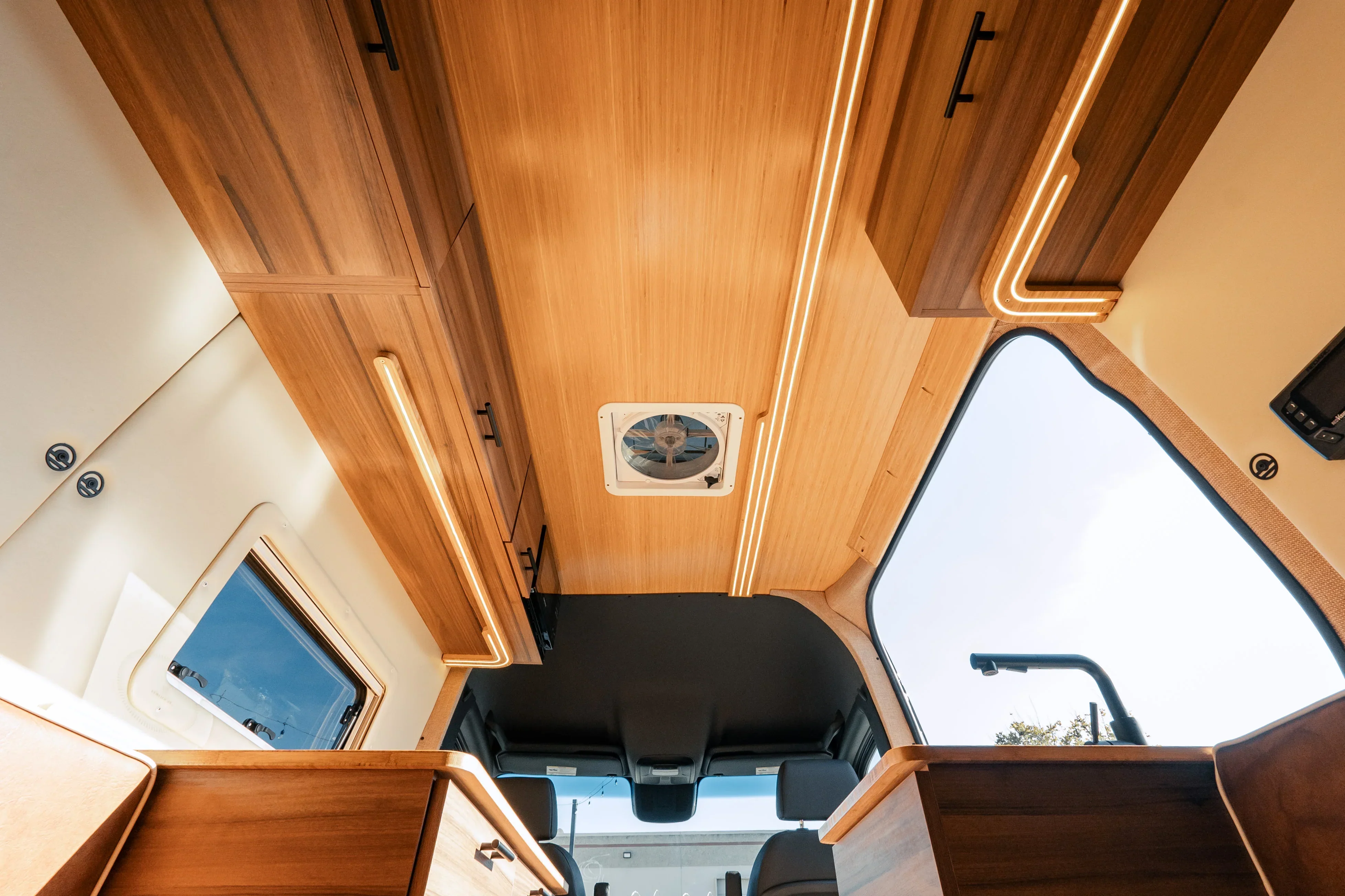 Matt DaVAN - 2023 RWD Sprinter - Image 13