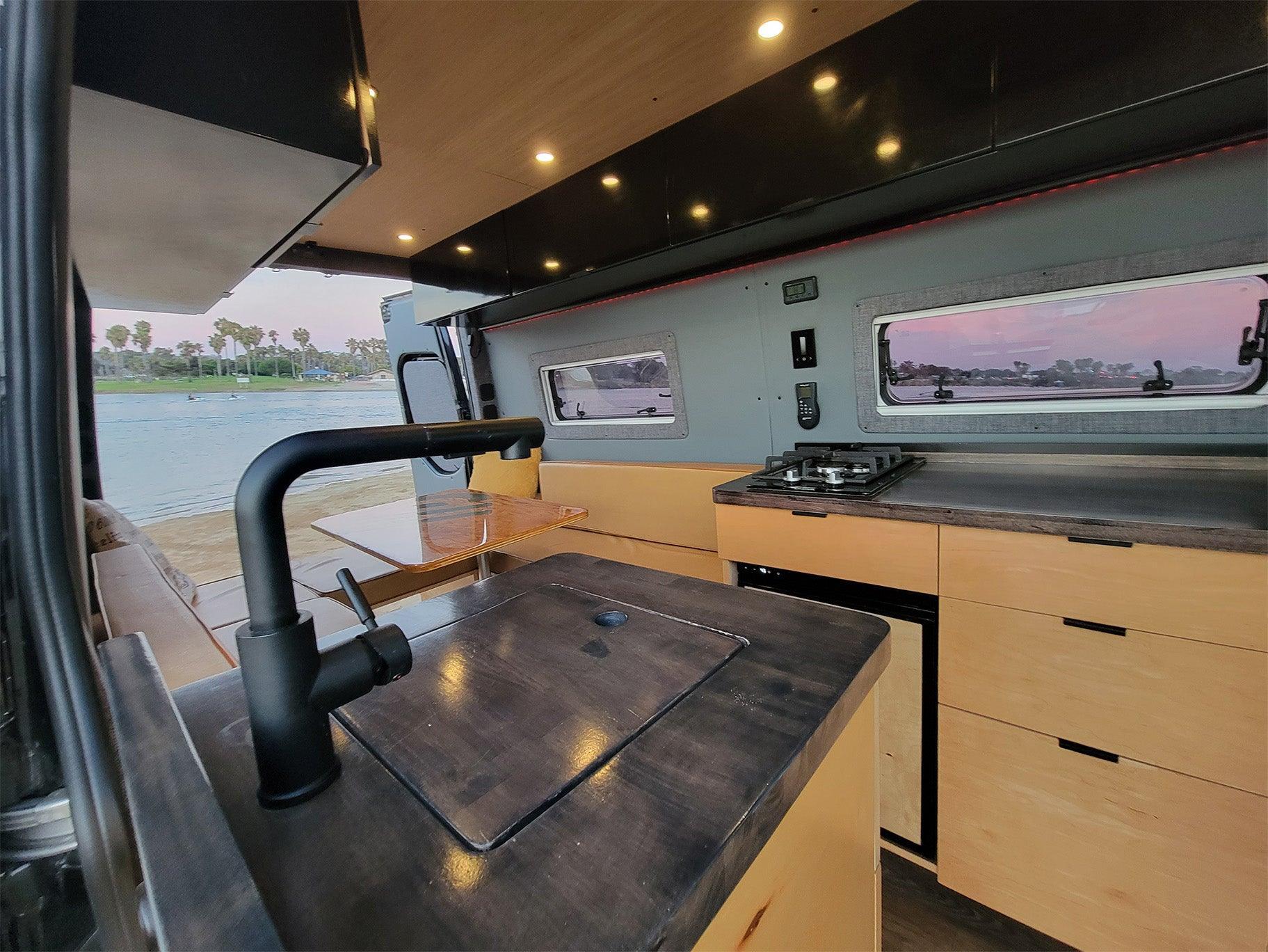 Morgan FreeVan - Image 5