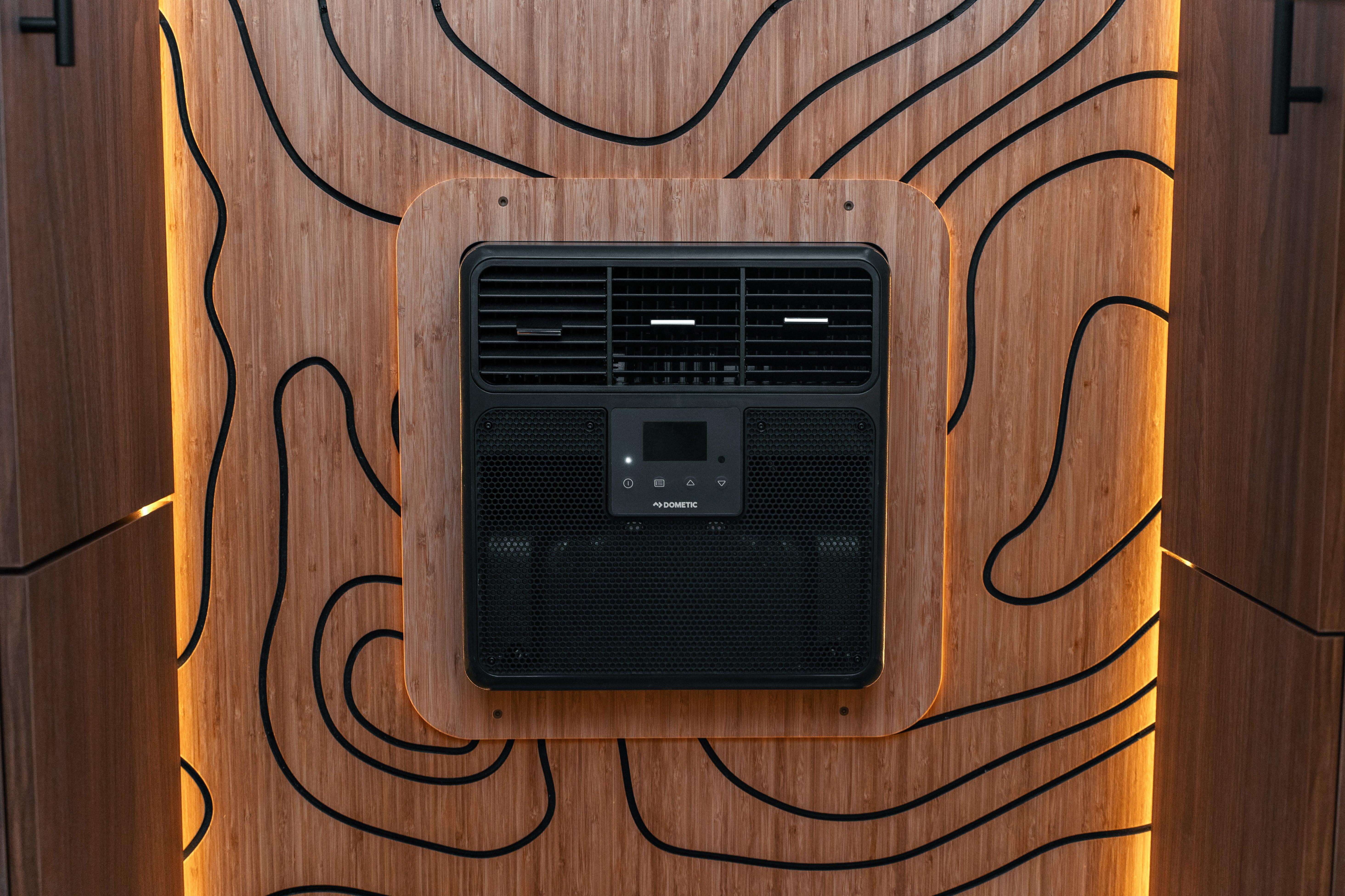 REDARC Show Rig - "Steve IrVAN" - Image 33