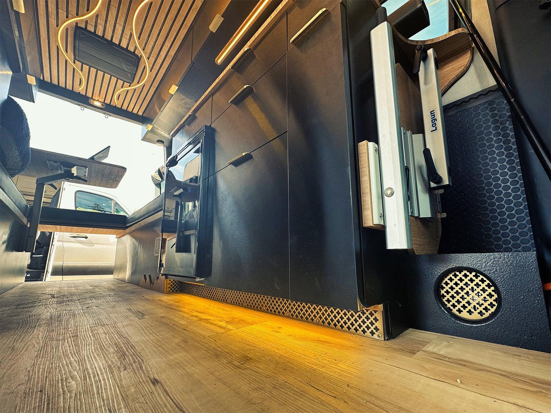 Vanny Devito - Image 5