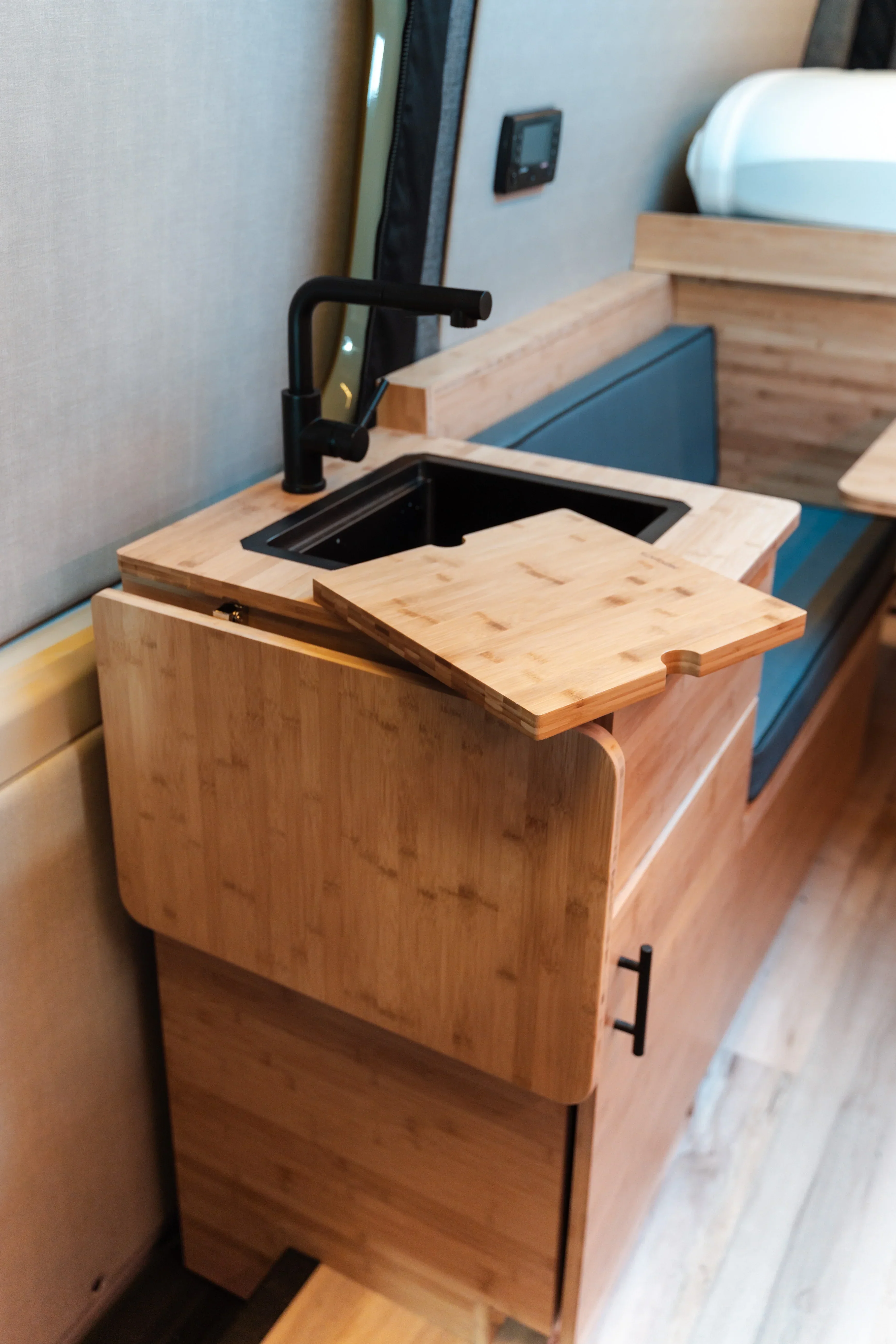 AWD Sprinter Scout - "VANzel Washington" - Image 17